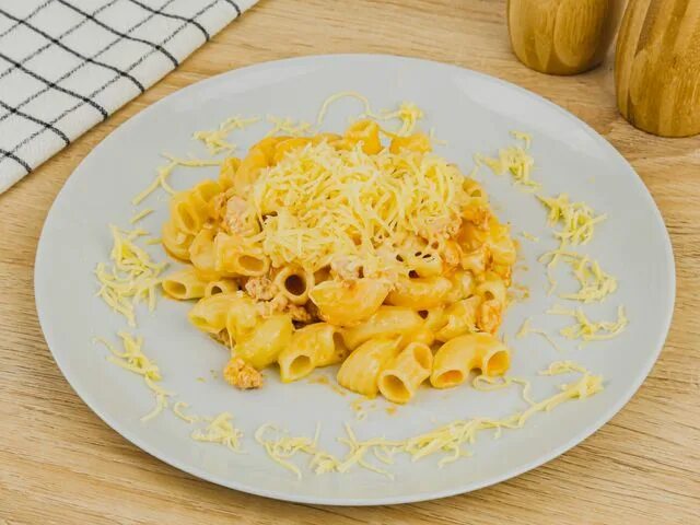 Сыр по флотски. Макароны по флотски с сыром. макароны по флотски с куриным фаршем и сыром. паста с фаршем и сыром. макароны по-флотски с сыром рецепт.