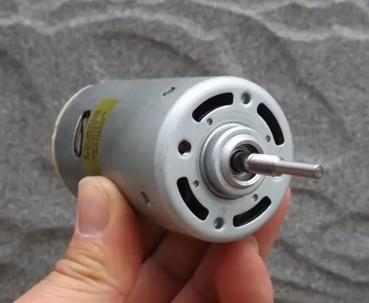 Мотор ас и дс в фенах. Электродвигатель johnson dc751 2. johnson electric 550 motor 220v 14000rpm. электромотор dc751 2 xllg 230v dc. электродвигатель 230v dc 180w.