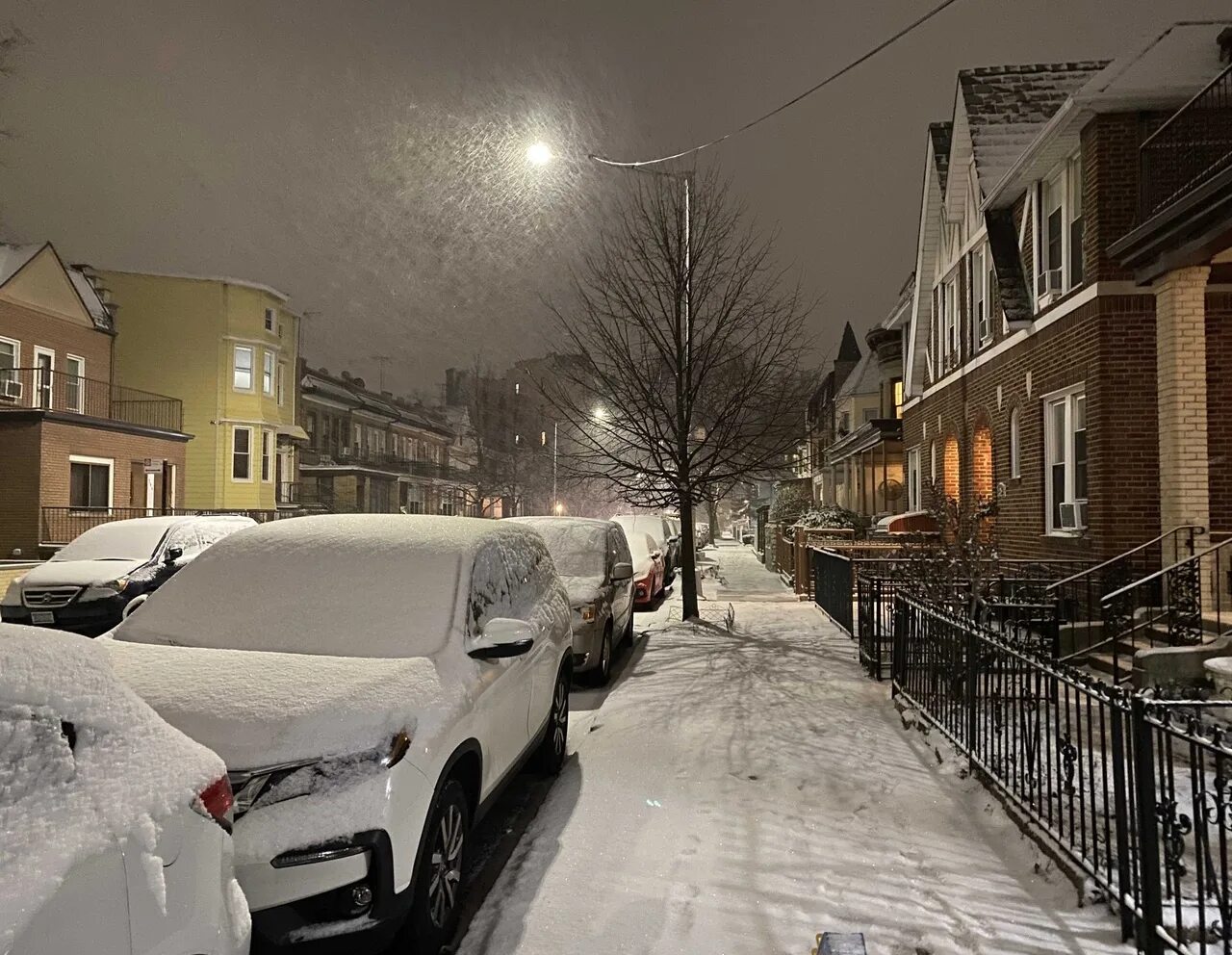 Америка зимнее время. Америка зимой. Заснеженные улицы Нью Йорка. Снегопад в Америке. Зима в США.
