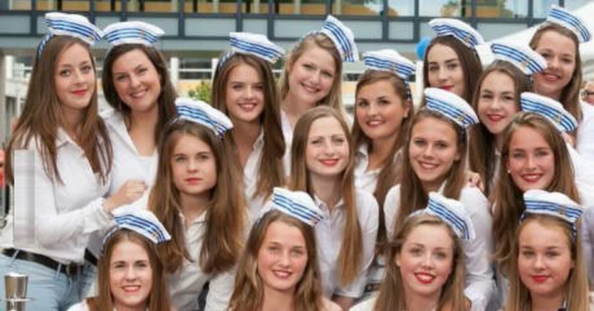 Райан мерфи модель. Different eyes see different things. White people. Утц zealand's queen. Азиаты на одно лицо.