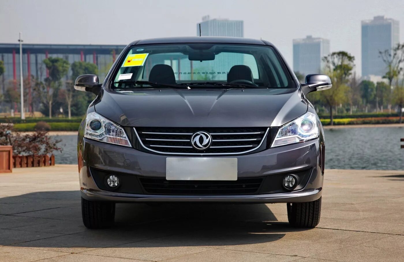 Dongfeng. Донг Фенг s30. Dongfeng DFM s30. Dongfeng s30 2014. DFM s30 машина.