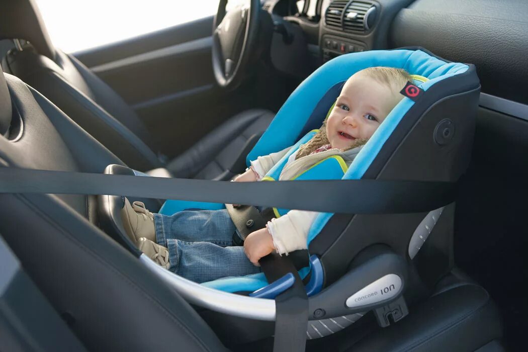 Кресло люлька для новорожденных в машину. Автолюлька anex sport. Ребенок в автолюльке. Автомобильная люлька для новорожденных в машину. Люлька для новорожденных в машину.