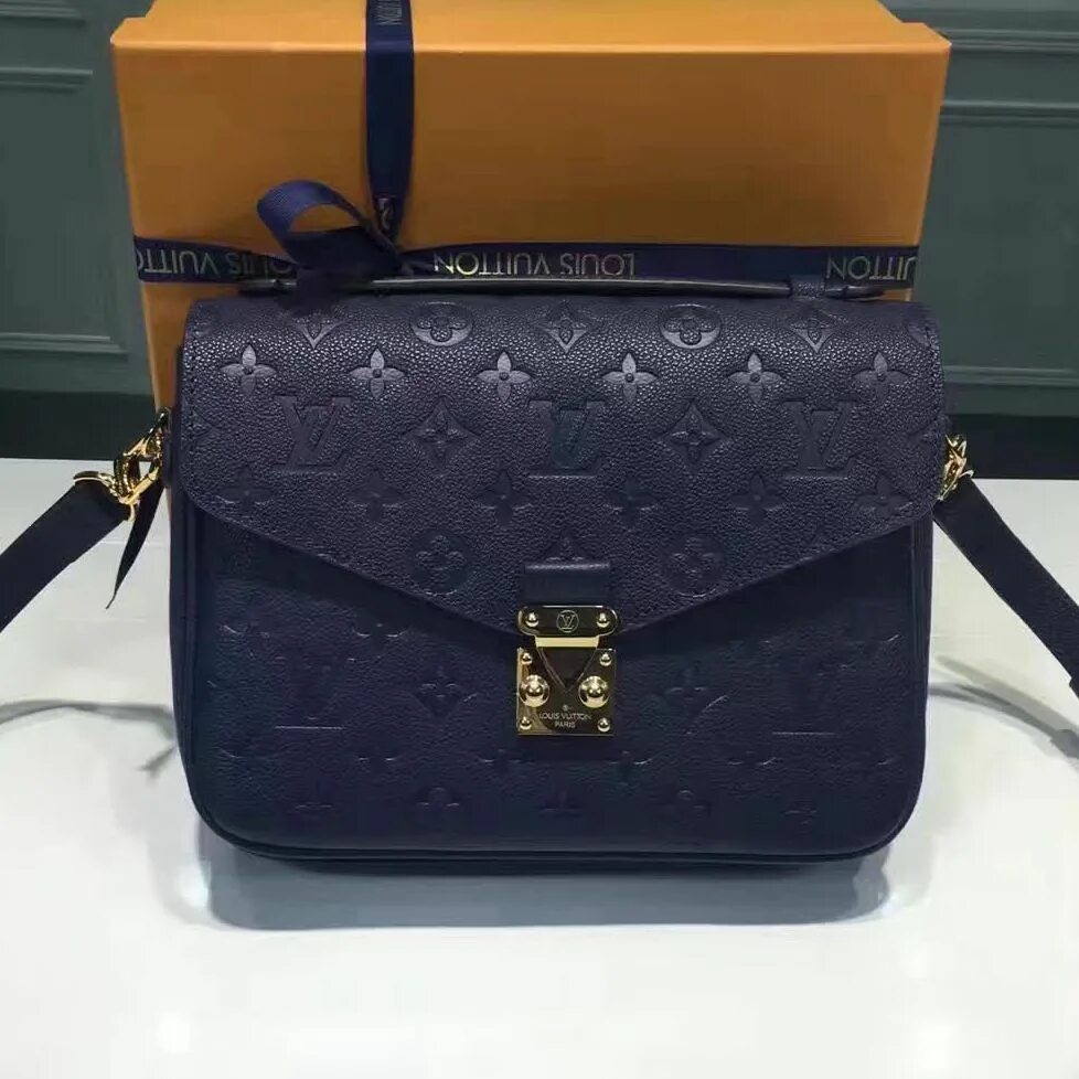 Синий луи витон. Сумка lv pochette metis. сумка луи виттон метис. louis vuitton pochette синяя. louis vuitton pochette metis.