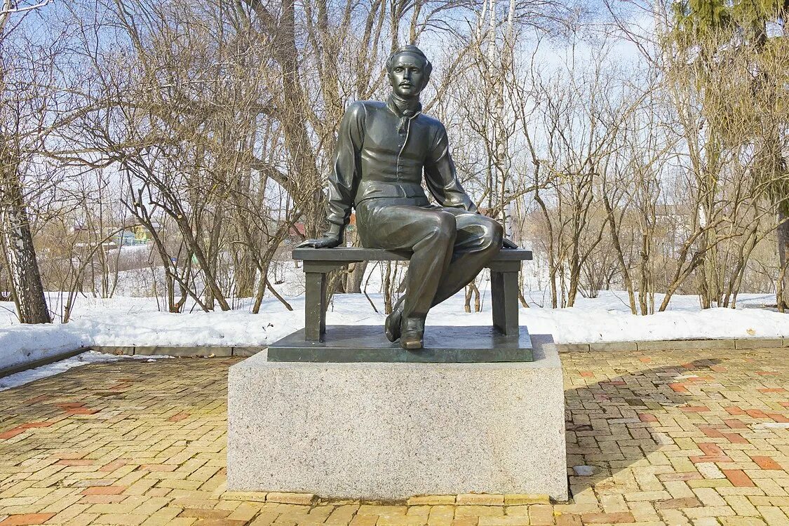 Лермонтову в тарханах. Памятник лермонтову в тарханах, 1985 год. Ю. Памятник лермонтову в тарханах. Памятник м.