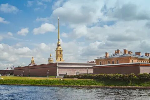 Петропавловская крепость год постройки