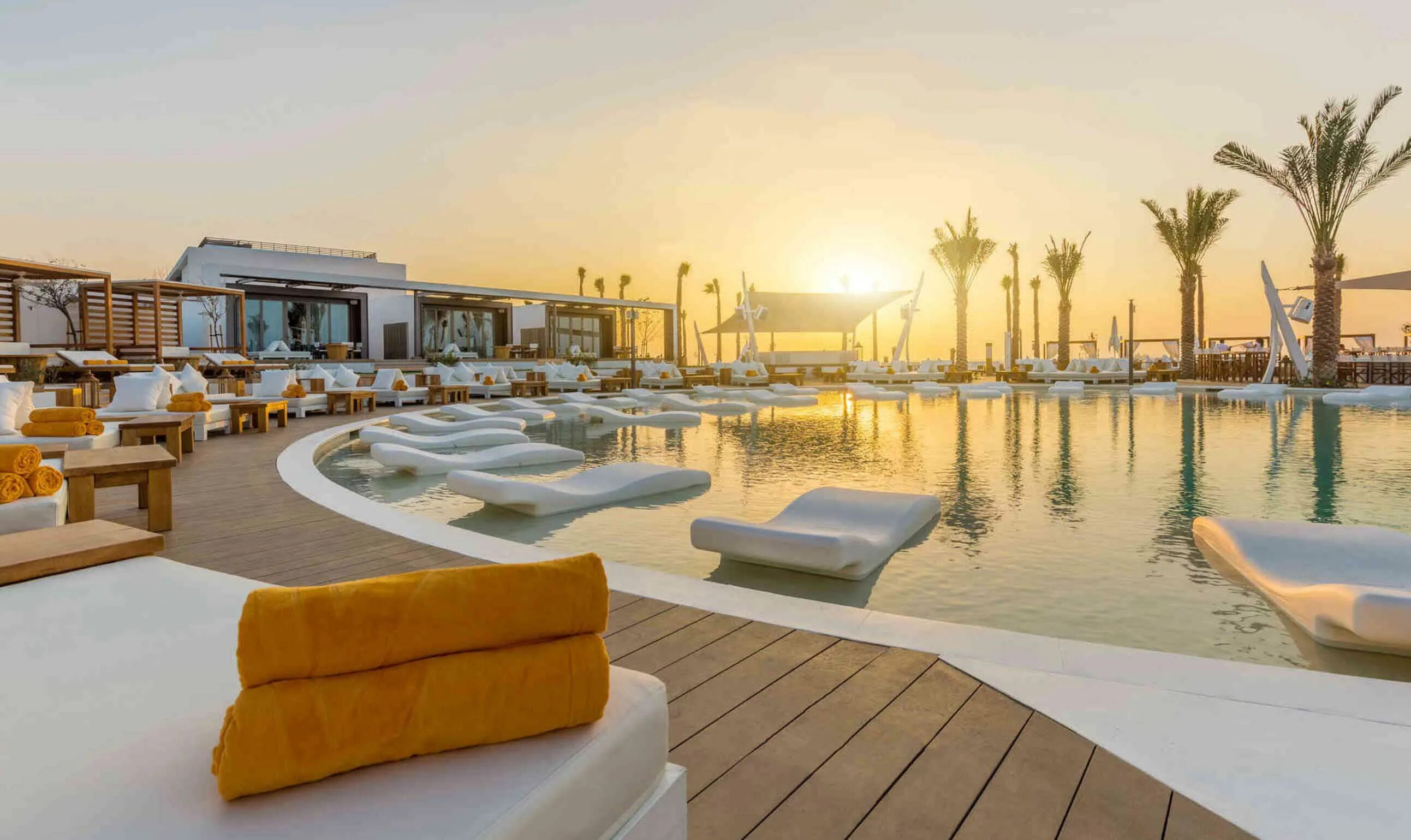 Пляжи арабских эмиратов. Сансет Бич Дубай. Nikki Beach Resort Spa Dubai 5.