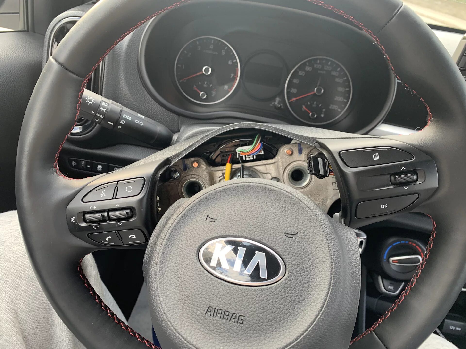 Круиз контроль кнопка на руле солярис 1. Кнопки на руле субару форестер 2015. Кнопка trip киа рио 4. Кнопки на руль киа спортейдж 2. Круиз контроль на руле.