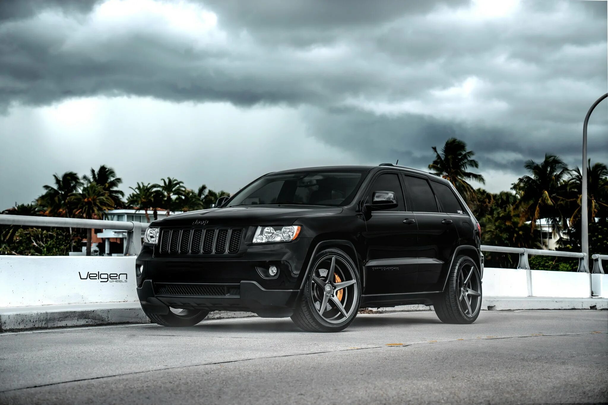 Песня черный джип. Jeep Cherokee srt8 Black. Jeep Grand Cherokee srt8 velgen Wheels. Jeep Grand Cherokee черный. Wheels Jeep srt Grand Cherokee.