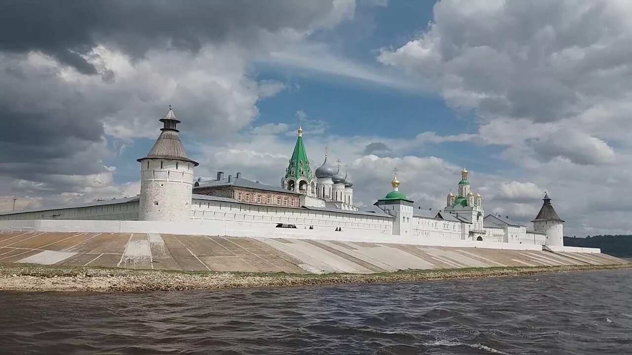 Макарьевский монастырь на теплоходе из нижнего. Макарьевский монастырь нижегородская. макарьевский монастырь лысково. макарьевский желтоводский монастырь. макарьевский монастырь пурех.