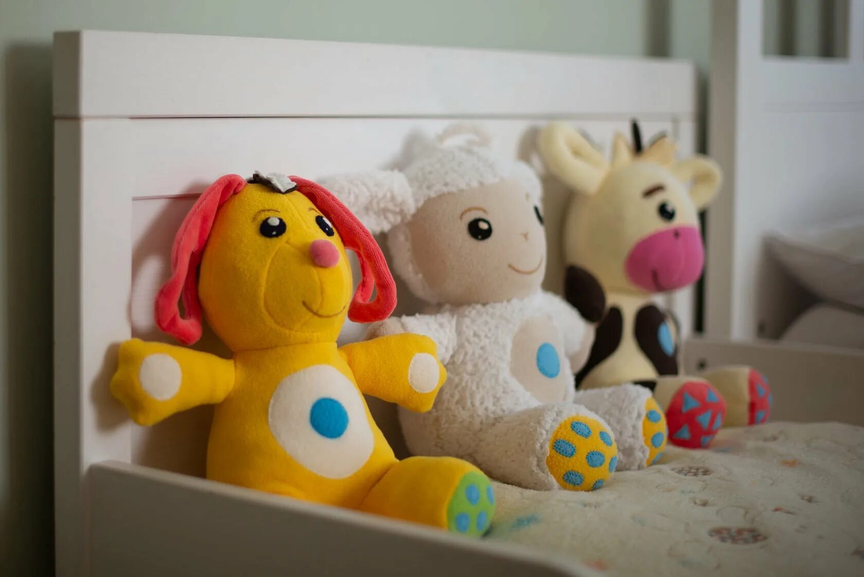 Тини tiny лав. Тини лав игрушка овечка. игрушки тини лав коровка и овечка. игрушки тини лав собачка. тини лав мягкие игрушки.