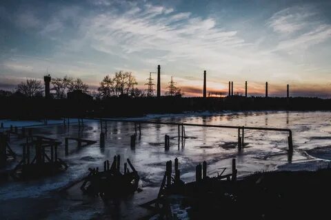 Город красный май