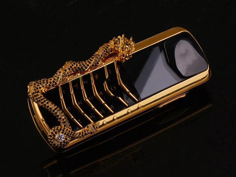 Vertu Boucheron Cobra. Vertu Signature Boucheron Cobra. Верту золотой с бриллиантами. Самый дорогой телефон.