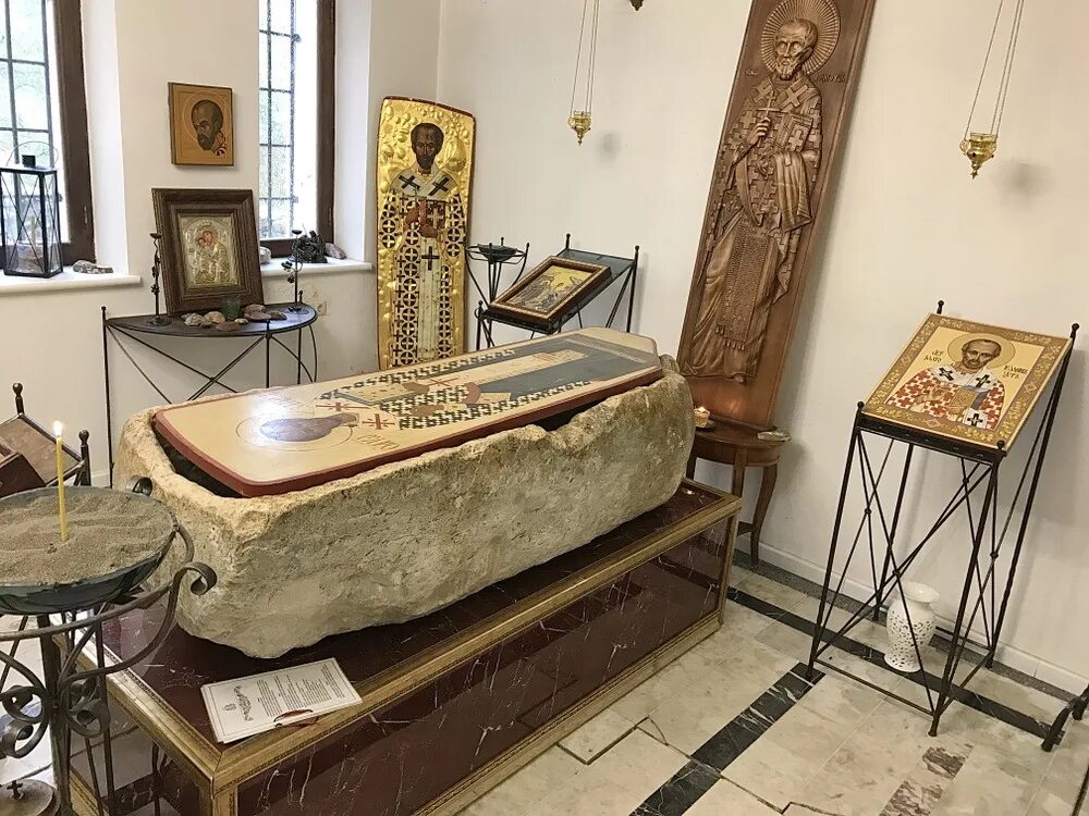 Каманский монастырь в абхазии. Анакопийская церковь абхазия. Абхазия мощи. Храм святого василиска в абхазии каманы. Каманы абхазия.