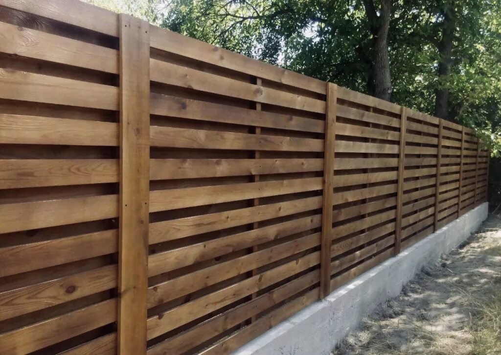 Штакетник Австрийская плетенка. Забор из дерева горизонтальный. Забор жалюзи деревянный. Забор деревянный горизонтальный.