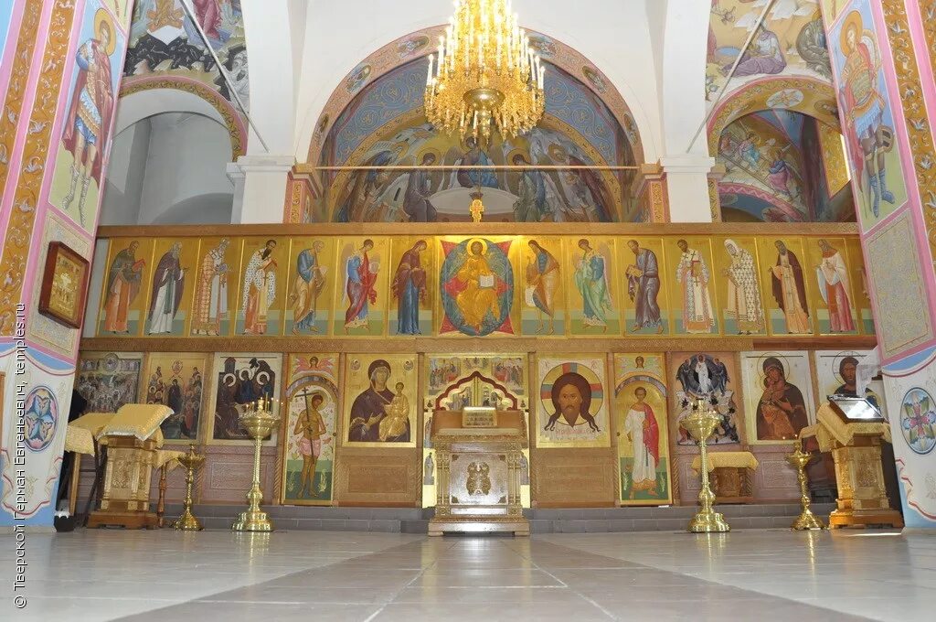 Город чебаркуль церковь. Чебаркульская церковь преображения господня. Преображение чебаркуль. Челябинск город чебаркуль. Храм преображения господня чебаркуль.