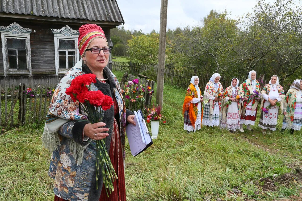 экспедиции фольклора. семейские бабушки. фольклорные экспедиции за песнями. экспедиции фольклора. фольклорная экспедиция.