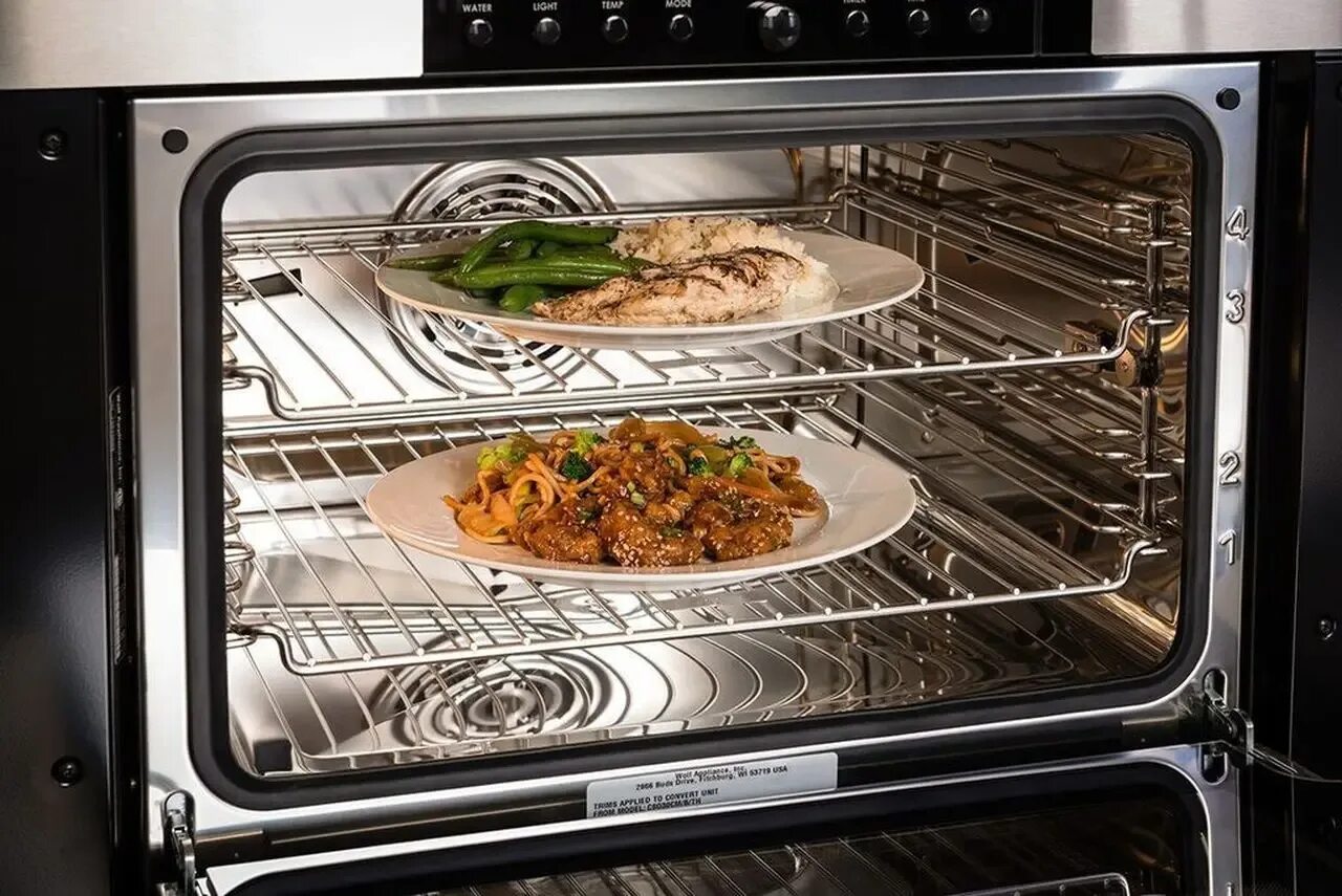 Steam oven arox. Steam oven. Компактный духовой шкаф с пароваркой smeg sf4920vcp. Печь viking белый. Steam oven.