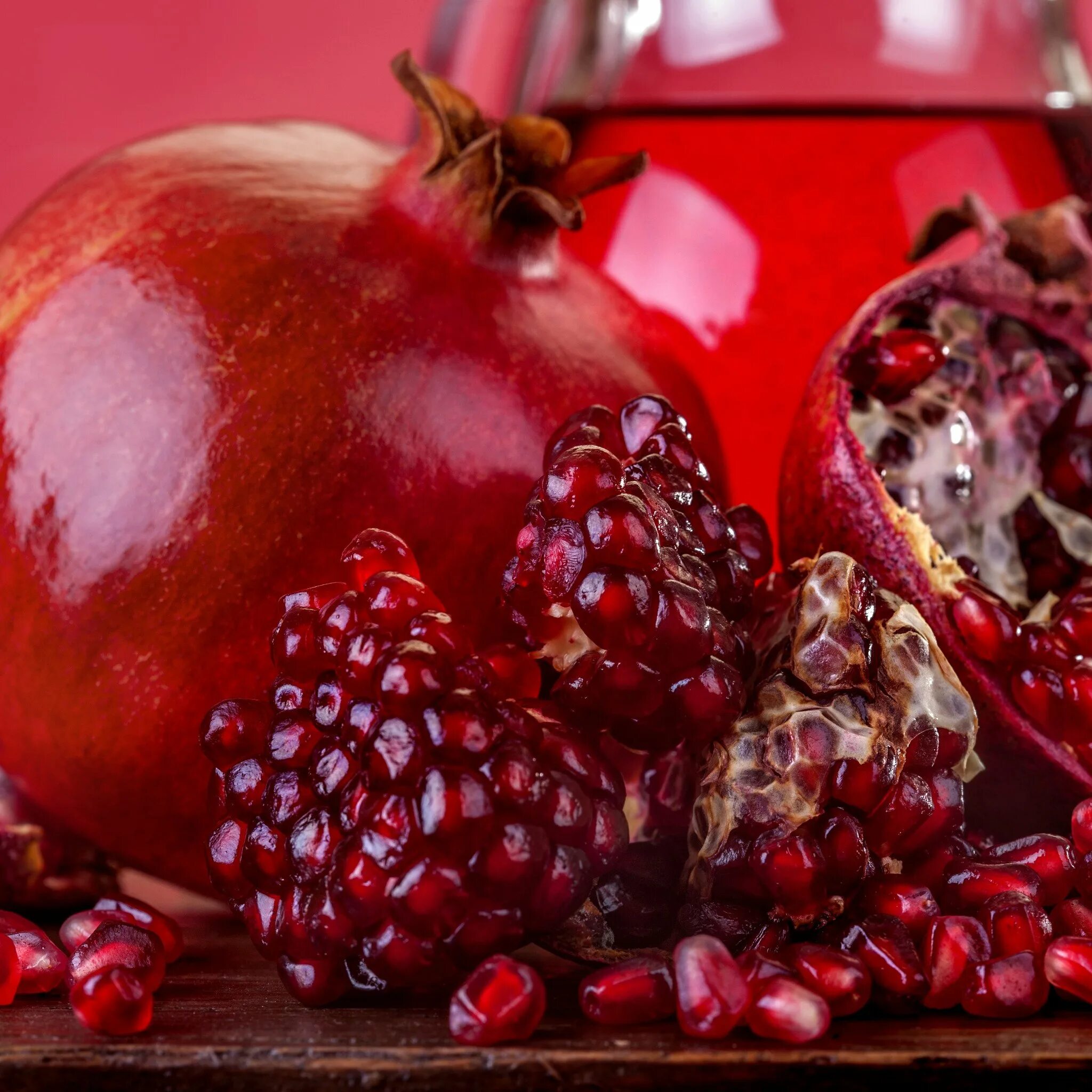 Неспелый гранат. Плод у граната гранатина. Гранат-punica granatum legrelliae. Гранат (гранатник) обыкновенный. Гранат ягода.