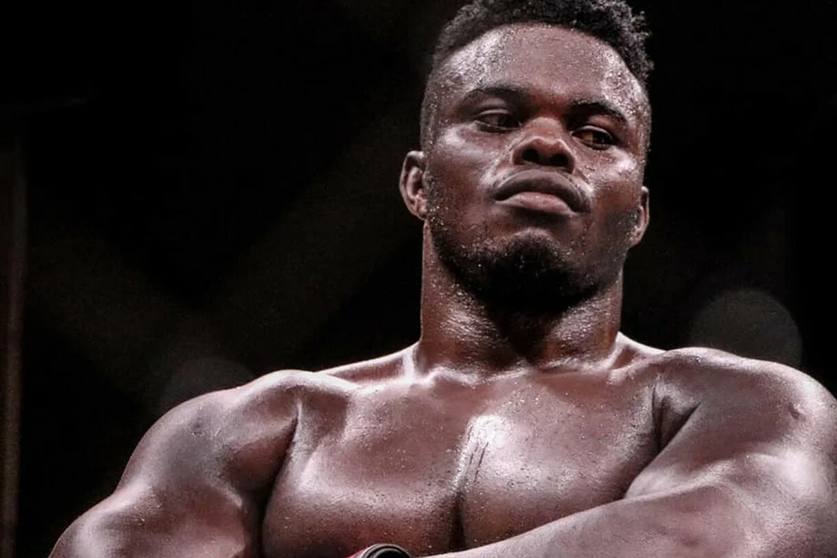 Омар кейн боец. Reug reug. Умар кейн. Умар кейн. Alain ngalani вес.