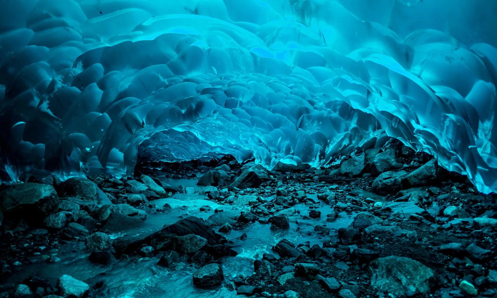 Пещеры ледника менденхолла аляска. Пещеры ледника менденхолла (аляска,сша). Под ледником. Ледник менденхолл. Модерн ледник.