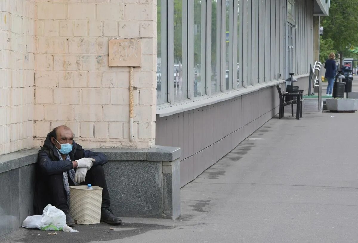 Дочь бомжа. Московские бездомные люди. Нищие в Москве.
