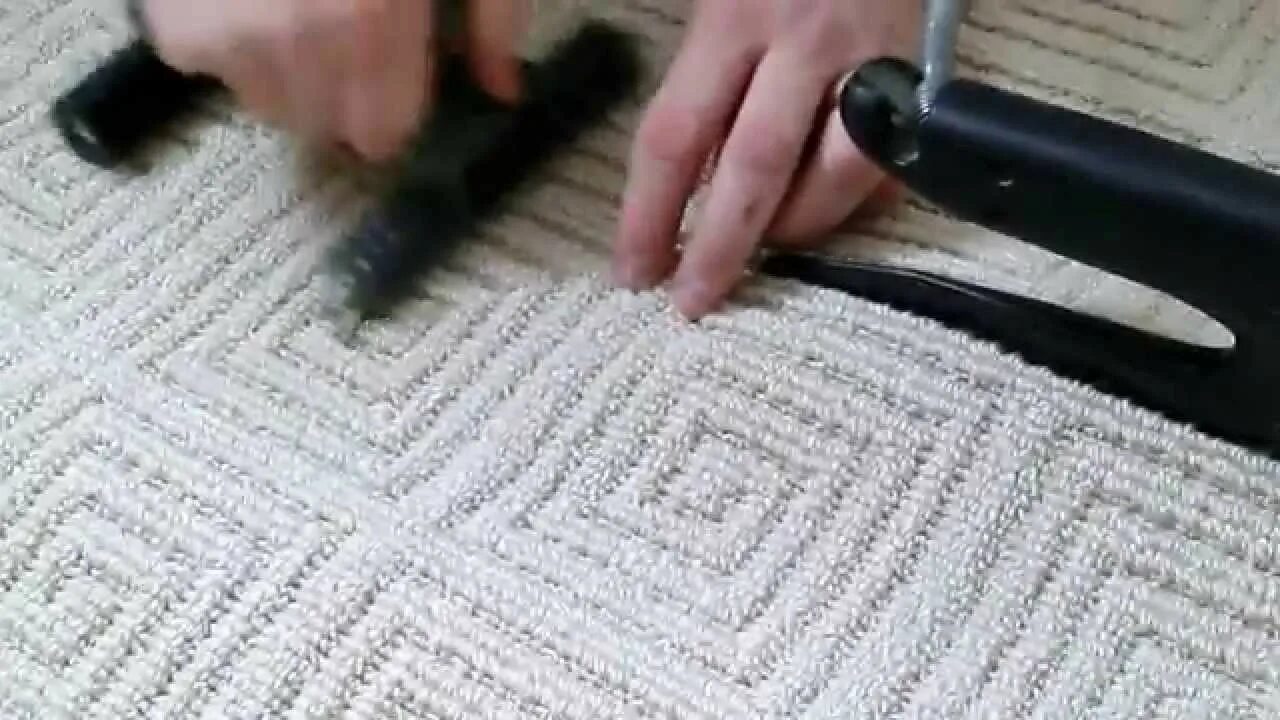 Шов ковролин. Сшивка ковролина. сварка ковролина. сварка шва ковролина. шов ковра.