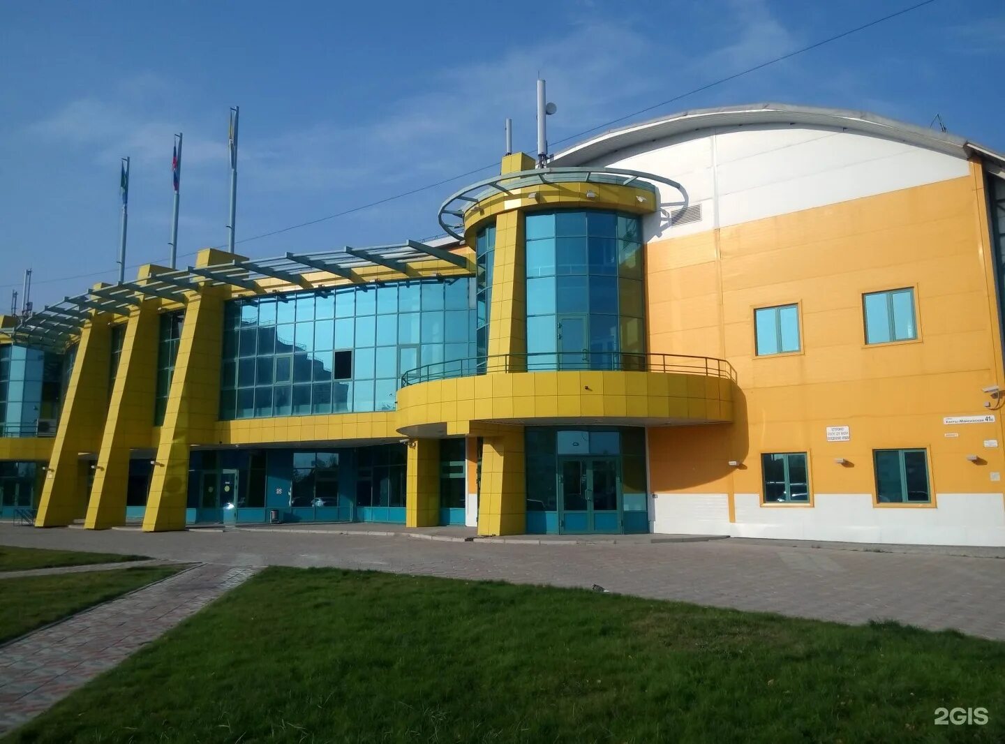 Арена ижевск спорткомплекс. Стадион сибур арена спб. Стадион динамо москва втб. Спортивный зал арены. Ледовый дворец красноярск.