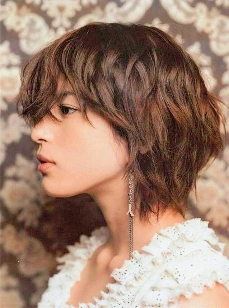 Medium Messy Shag with Arched Bangs Medium shag haircuts, Thick hair styles, Hai