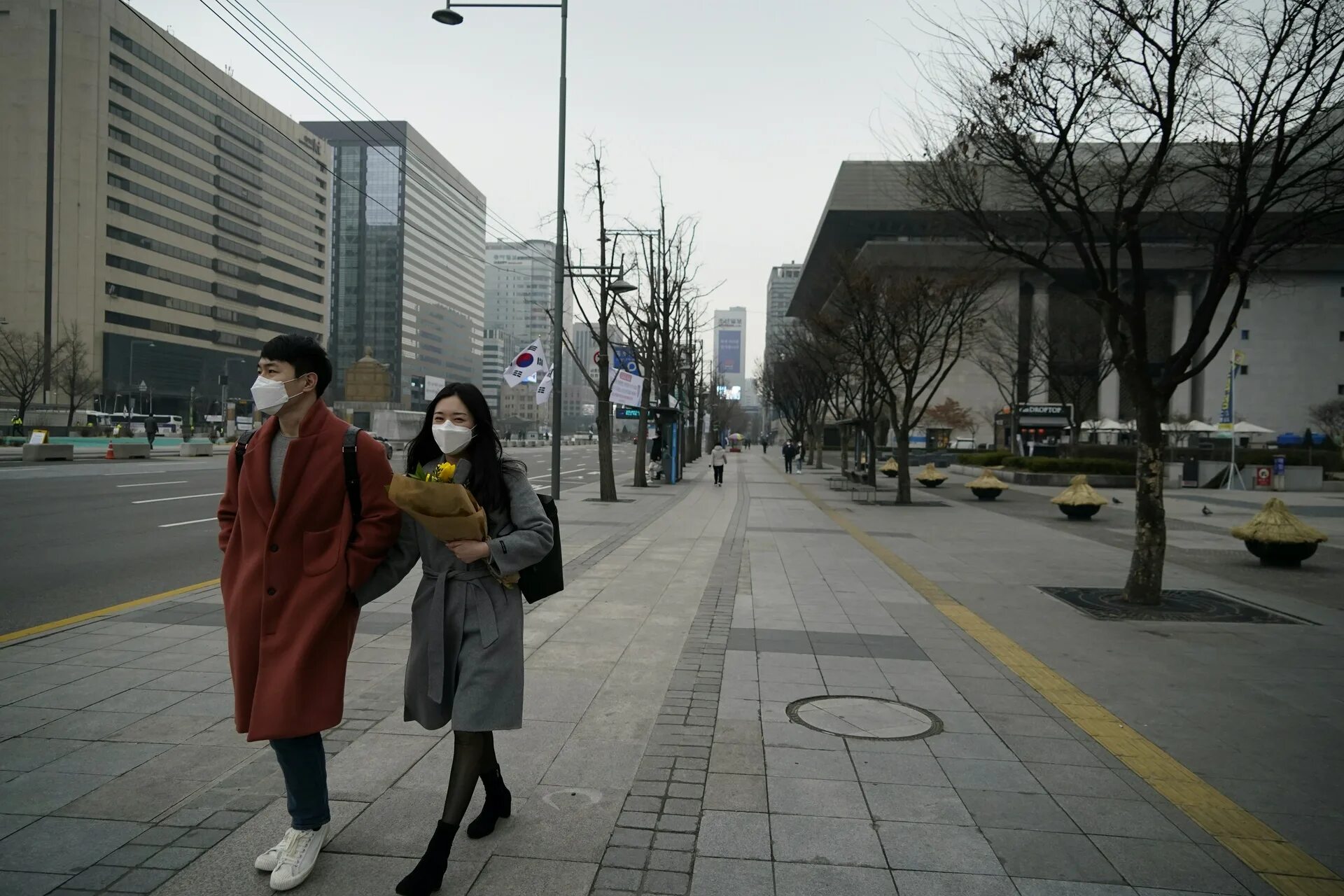 Корея реальная жизнь. Южная Корея корейцы на улице Сеул. Северная Корея Сеул. Корея Южная Сеул корейские девушки. Хёсан Южная Корея.