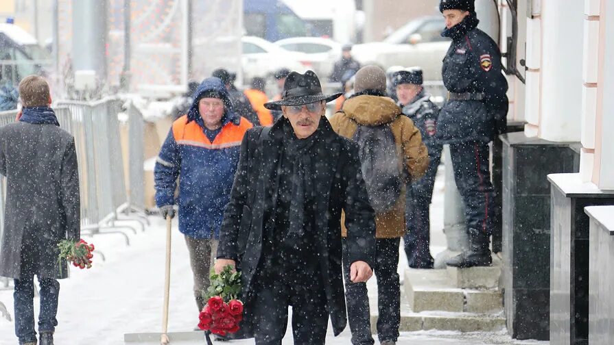 Ильназ галявиев 2022. Прощание с олегом табаковым. Боярский застрелил сына. Боярский застрелил сына. Боярский застрелил сына.