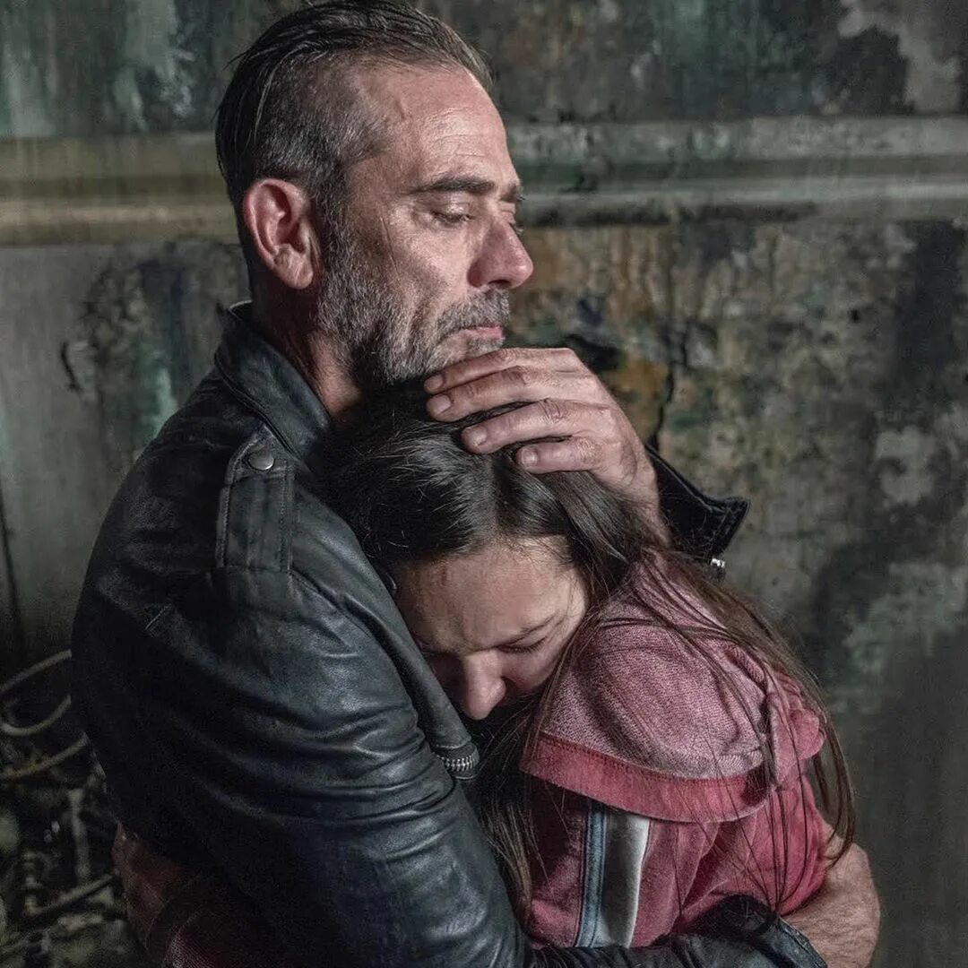 Ниган и меган ходячие мертвецы. Ниган смит. Ниган и меган ходячие мертвецы. Мега нига. Джеффри дин морган ходячие мертвецы.