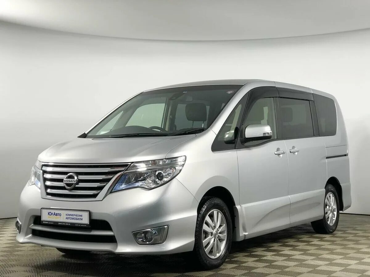 Автомобили с пробегом минивэны. Nissan минивэн Serena. Ниссан Серена 2015. Nissan Serena c26. Nissan Serena, 2015 г..