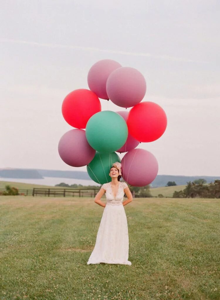 Фотосессия с воздушными шарами. Воздушный шарик. Большие воздушные шары. Огромные надувные шары.