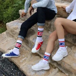 Ношу белые носки