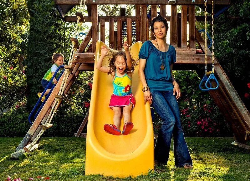 детская площадка. уличные игры. площадка в детском саду. творческие развлечения для детей. игровая площадка для детей.