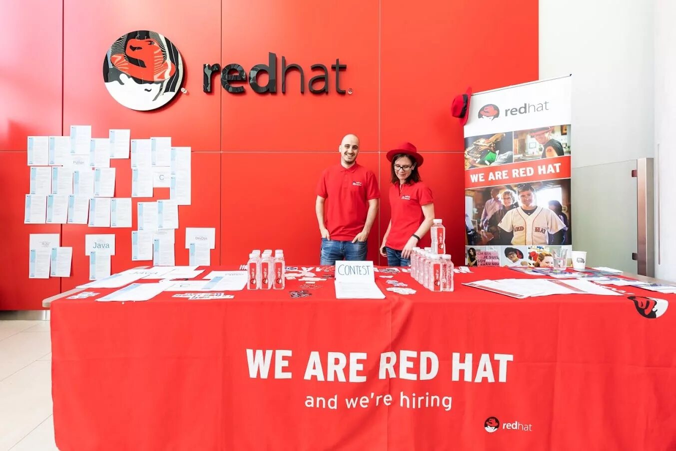 Ред хат. Red hat компания. Red hat мультимедийная колонка. Red hat 7 фото.