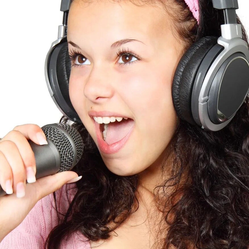 Для начинающих вокалистов. Микрофон для пения. Mc001 микрофон студийный конденсаторный alctron. Ramsey певица 2019. Для начинающих вокалистов.