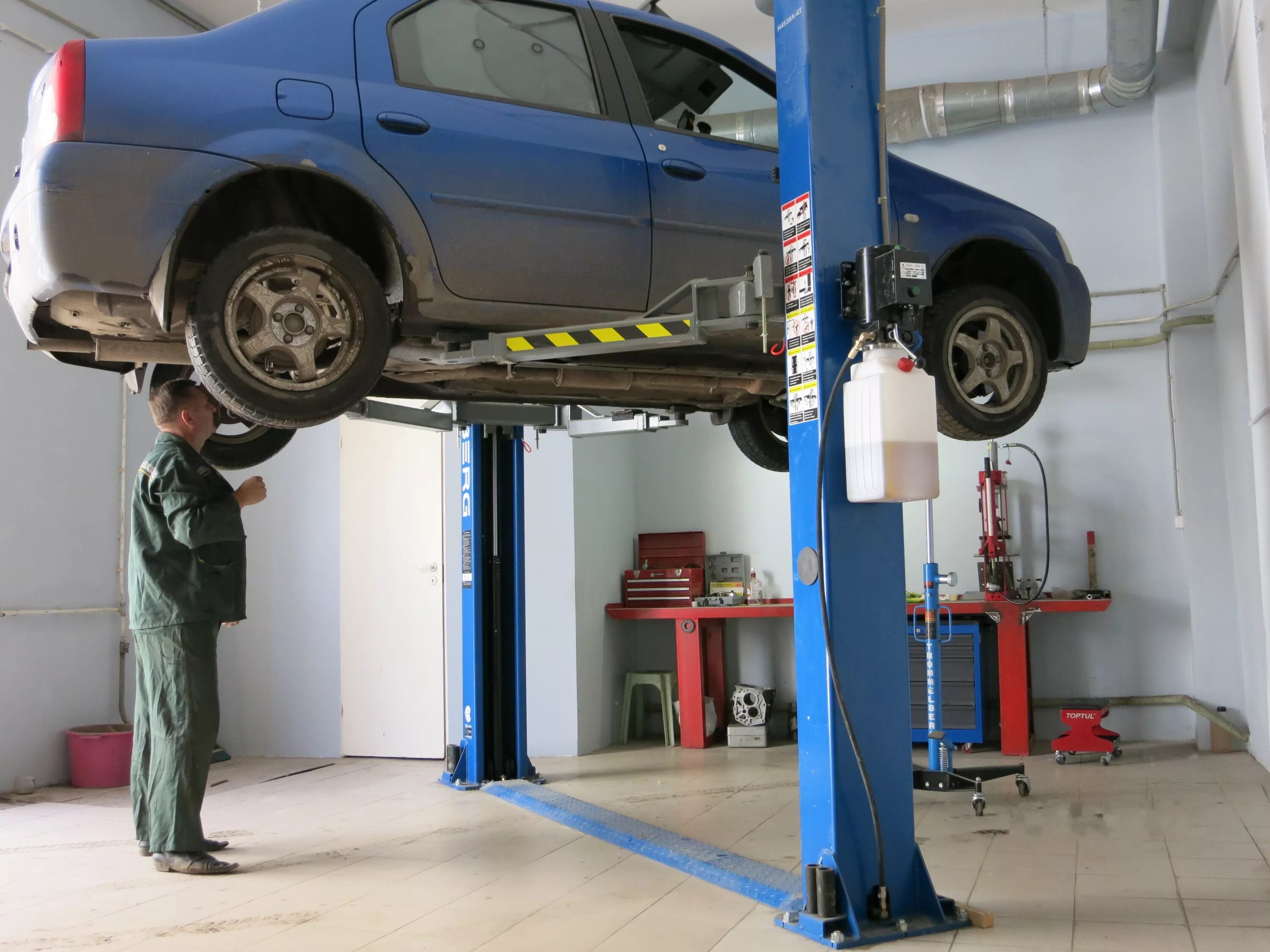 автосервис. специализированный автосервис. сто вольво на калужской. ильменский проезд 9б. 3d сход-развал москва.