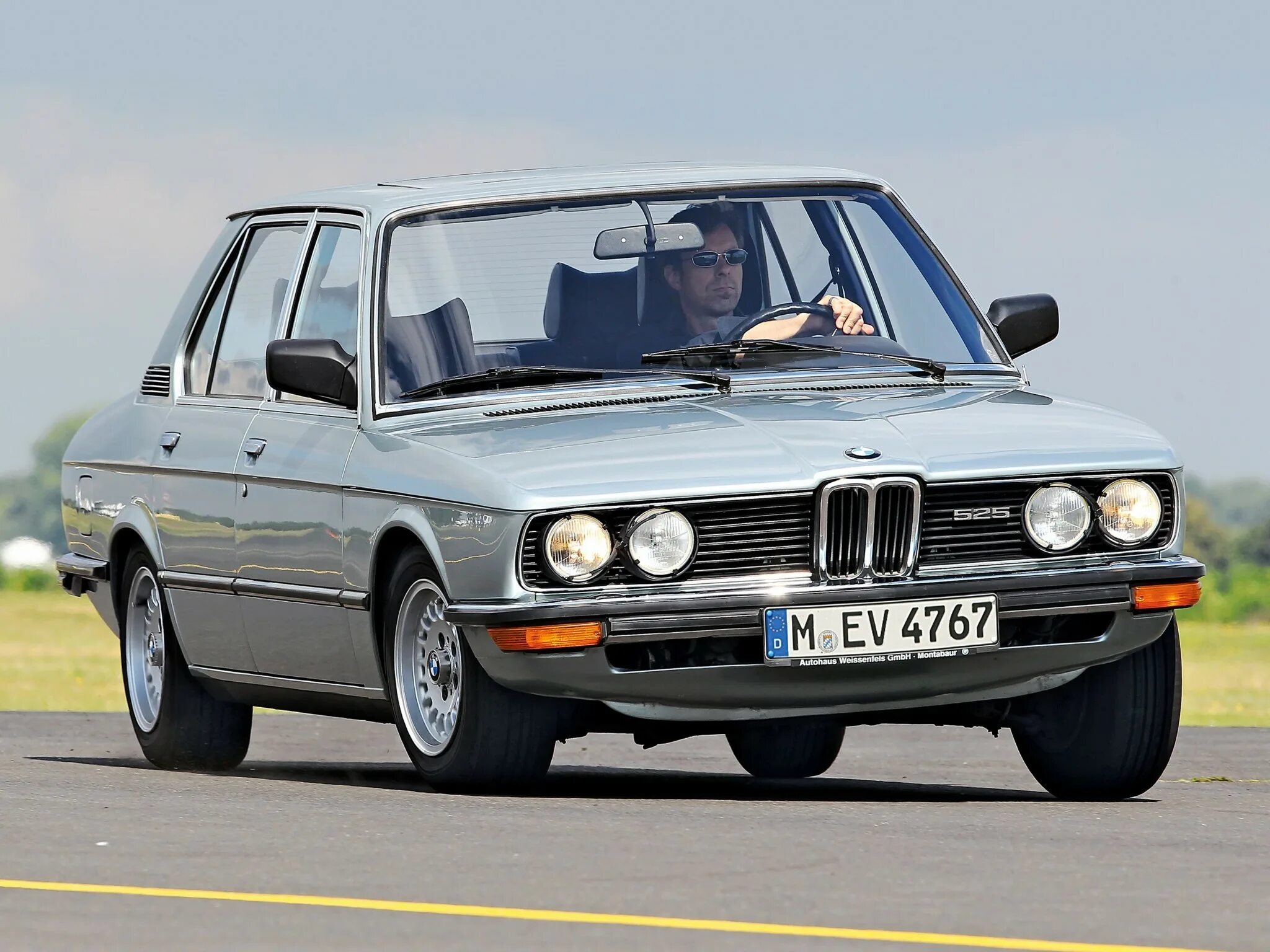 Е 20 1 45. БМВ 518 е12. БМВ е12 525. БМВ е12 528. BMW 5 Series (e12).