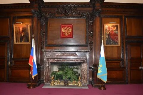 Служил в посольстве