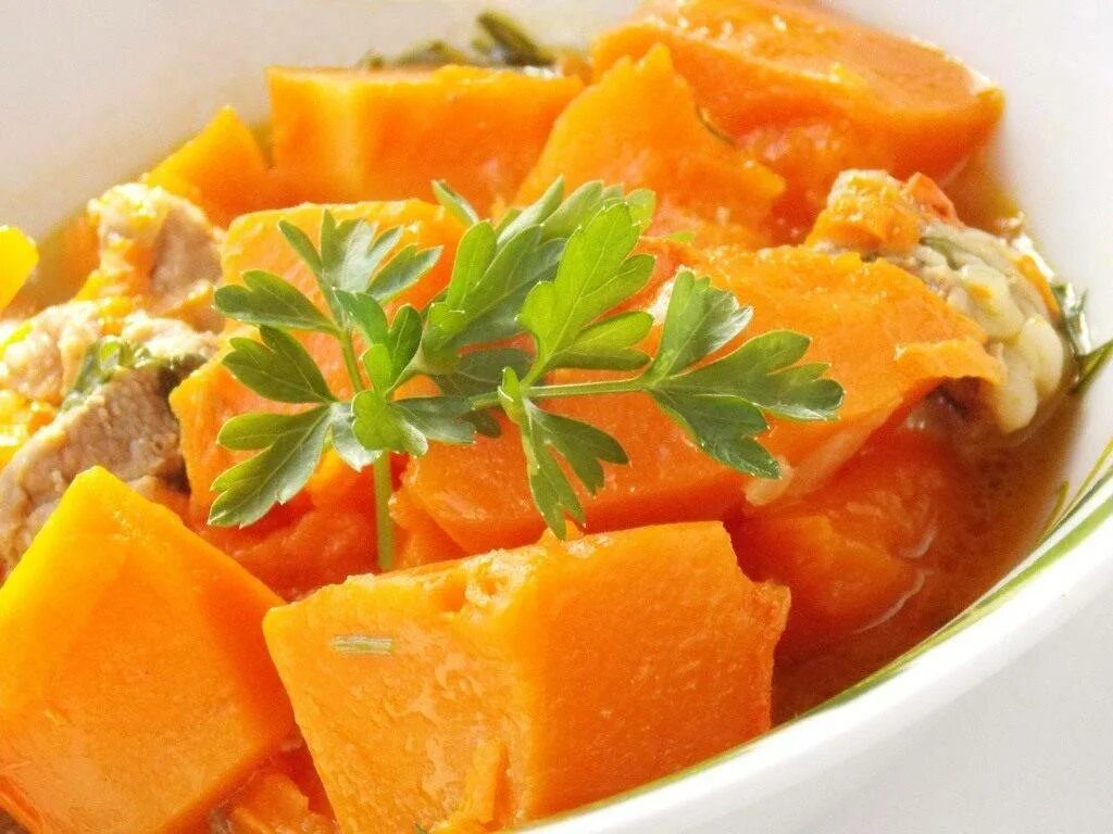 2 блюда из тыквы рецепты. Тыквенне пекеьк. жаркое из тыквы. тыква с мясом. жаркое в тыкве.