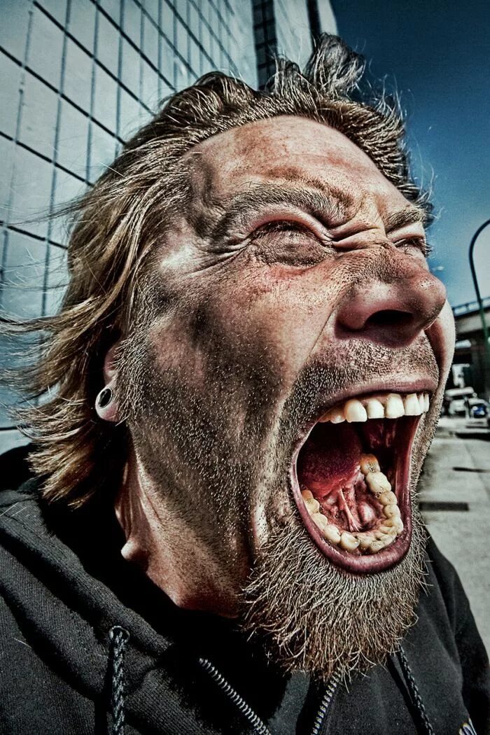 Преступники сша магшоты. Очень странное лицо. Глаза сумасшедшего человека. Очень странное лицо. Очень странное лицо.