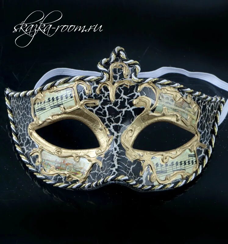 Венецианская маска на палочке. Музыкальная маска. Венецианская маска на палке. Венецианская мужская маска с музыкальными пластинками.