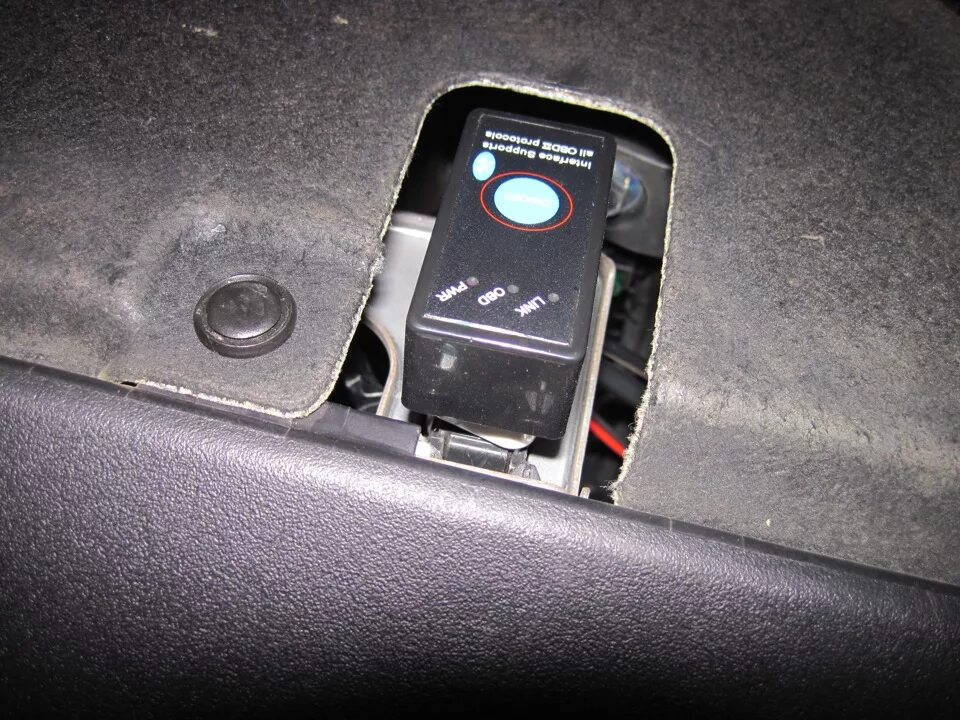 Разъем обд аутлендер. Mitsubishi outlander разъём obd. Разъём обд 2 аутлендер. Обд 2 mitsubishi lancer 10. Разъем обд аутлендер.