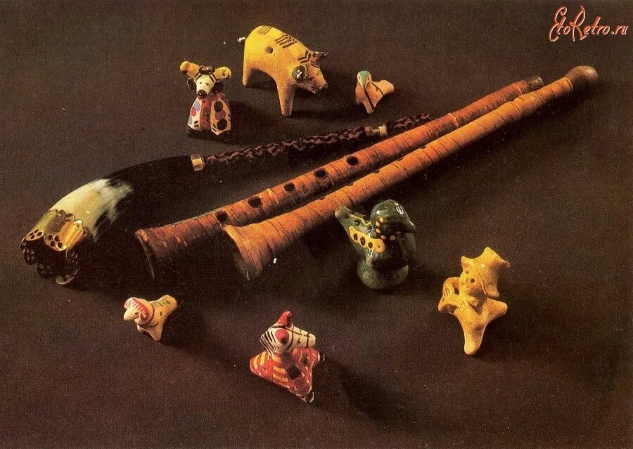 Свистулька музыкальный инструмент. Старинные свистульки. Свистулька народный инструмент. Духовые инструменты деревянные свистулька.