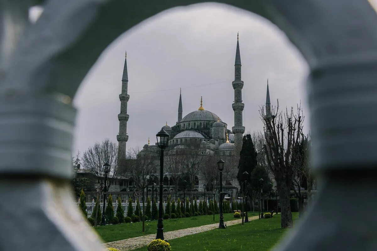 Мечети. Мечеть в Стамбуле. Минарет мечети. Переговоры в стамбуле 2022