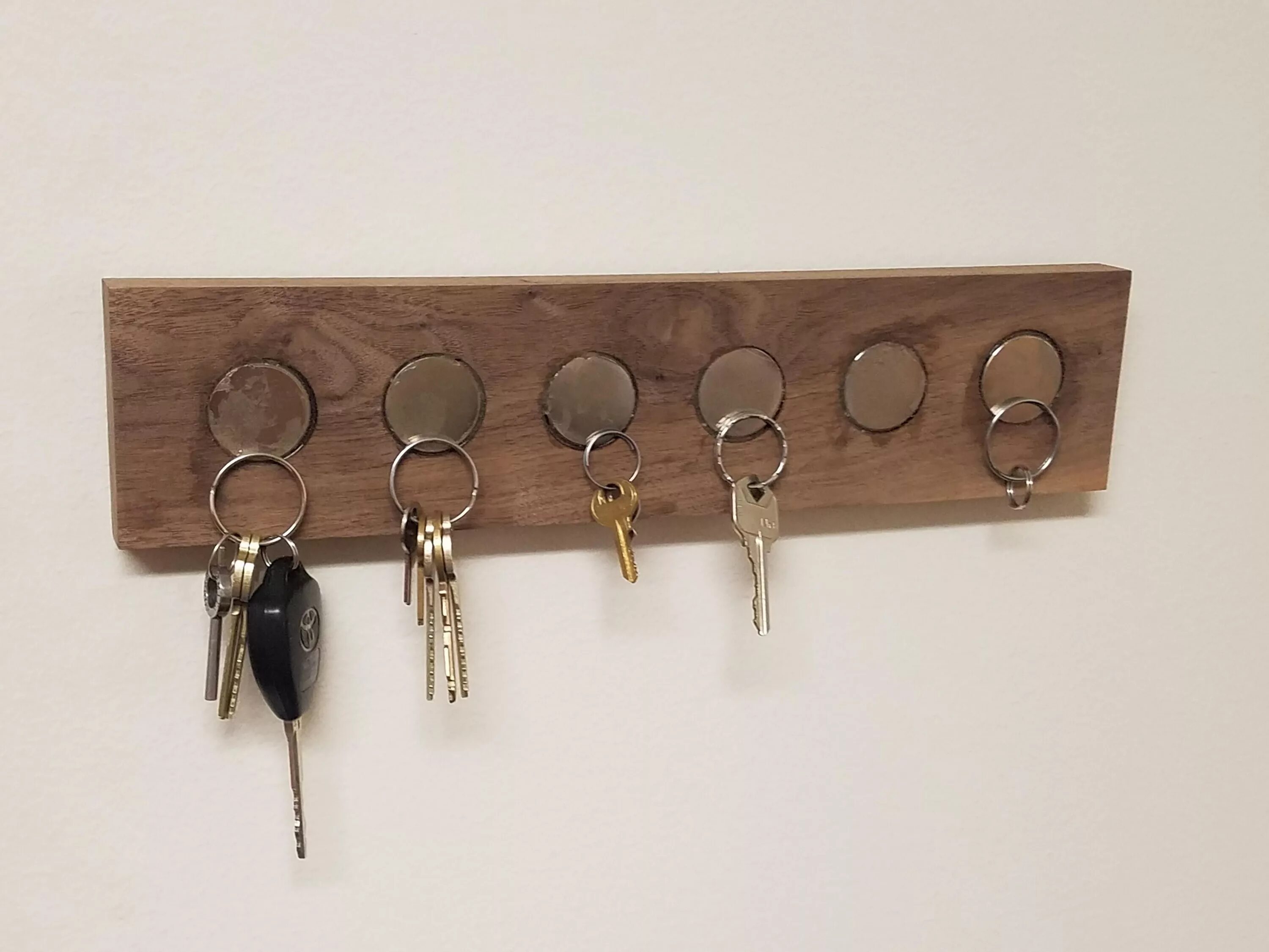 Вешалка для ключей. Вешалка настенная 850х78х255 (9 тройных крючков). Вешалка для ключей настенная. Вешалка для ключей своими руками. Вешалки для ключей в прихожую.