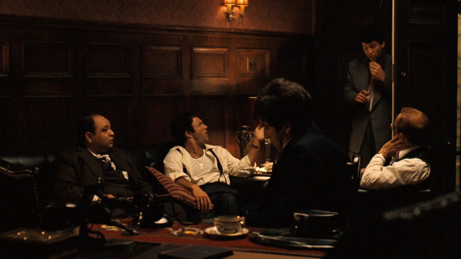 The mafia and his angel lylah james. Мариана кисс босс мафии одержимость читать онлайн. Одержимый дьяволом фильм 2000. Подчинение женщины мужчине. Крестный отец с котом.