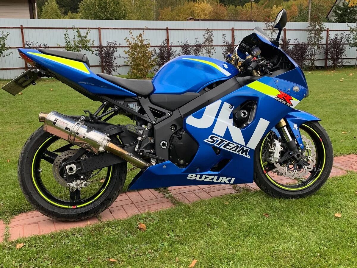 Купить сузуки 750. Suzuki GSX-R 750. Suzuki GSX-R 750 2004. Сузуки GSXR 750. Suzuki GSX-R 750 k3.