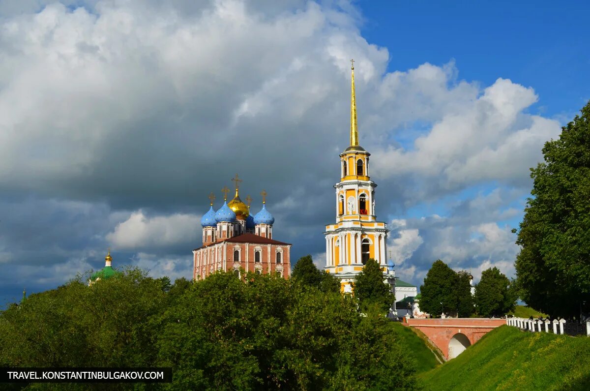 Рязанский Кремль Рязань. Рязань Кремль достопримечательности. Музейный комплекс Рязанского Кремля. Ночной Кремль Рязань. Рязанский кремль сайт